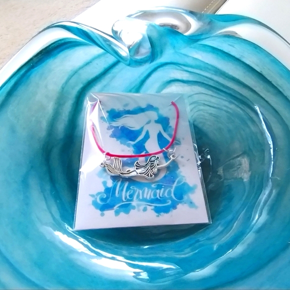 New in Package Mermaid Necklace - Picture 4 of 9